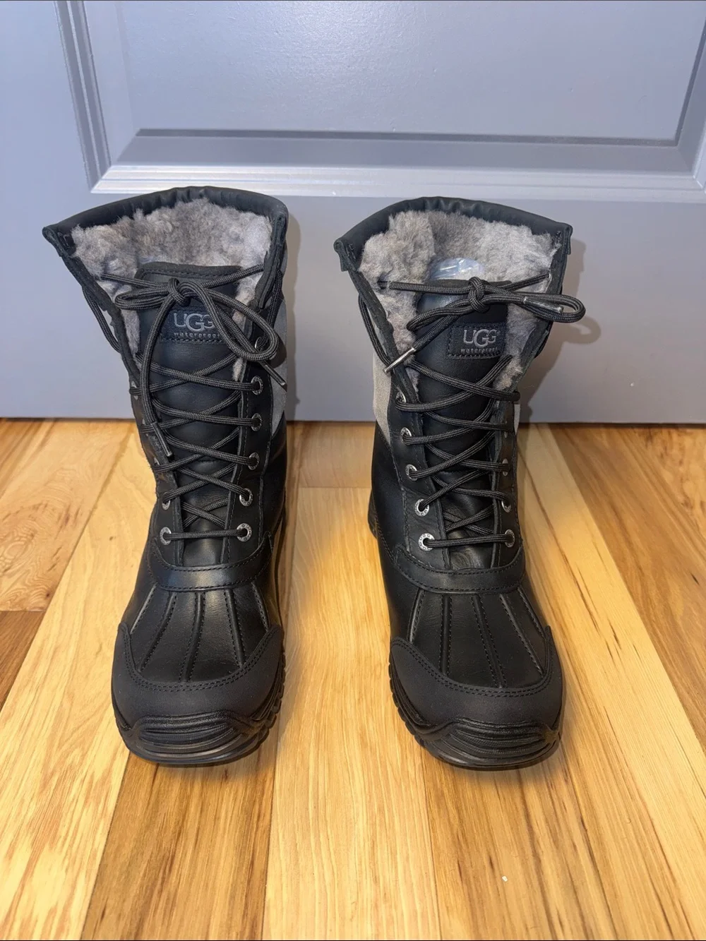 UGG Adirondack Waterproof Winter Snow Boots Black Gray Women’s Size 8